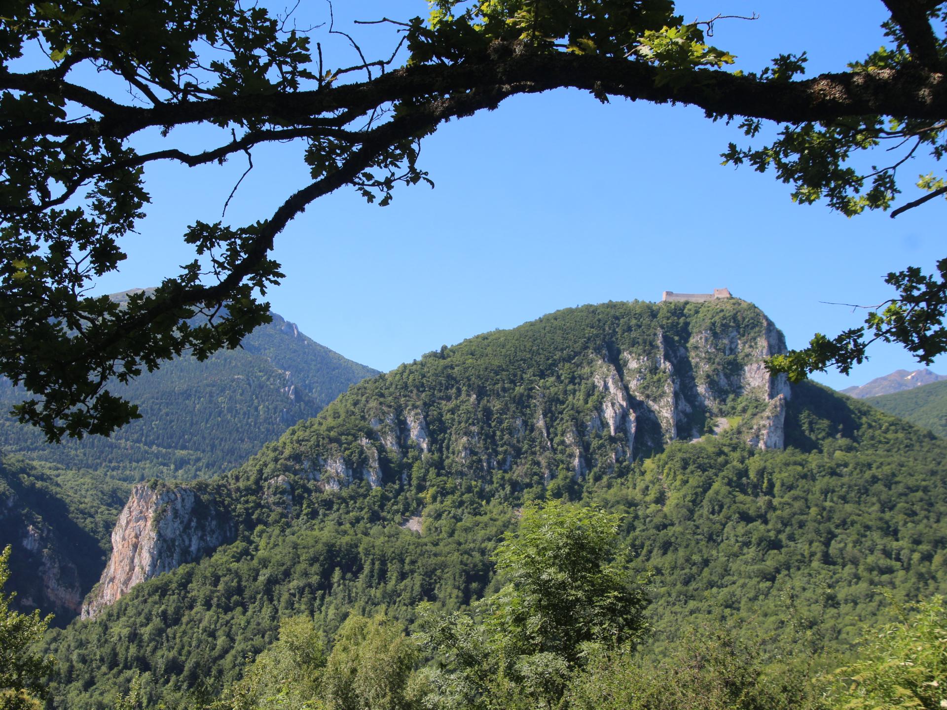 Point de vue de Montségur depuis la croix de Morenci Site Officiel de