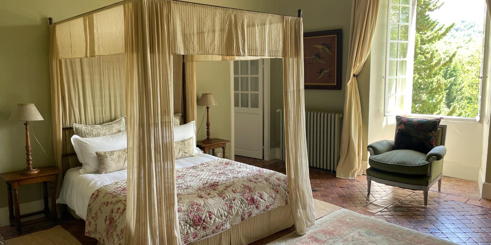 Chambre à l'abbaye château de Camon