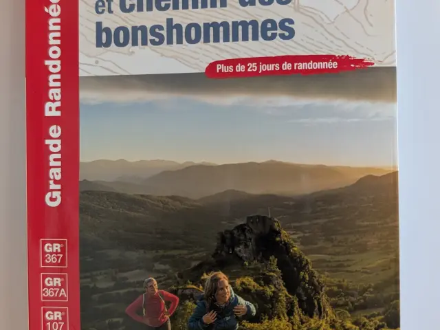 Topoguide Le Sentier Cathares Et Chemin Des Bonshommes