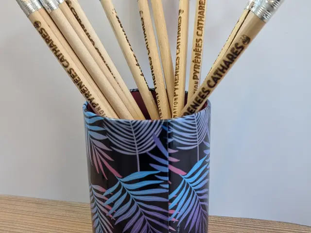 Crayons Pyrenees Cathares