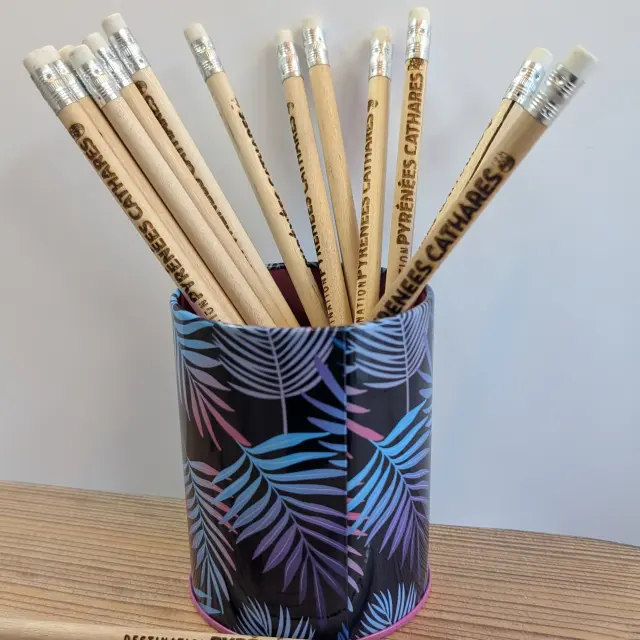 Crayons Pyrenees Cathares