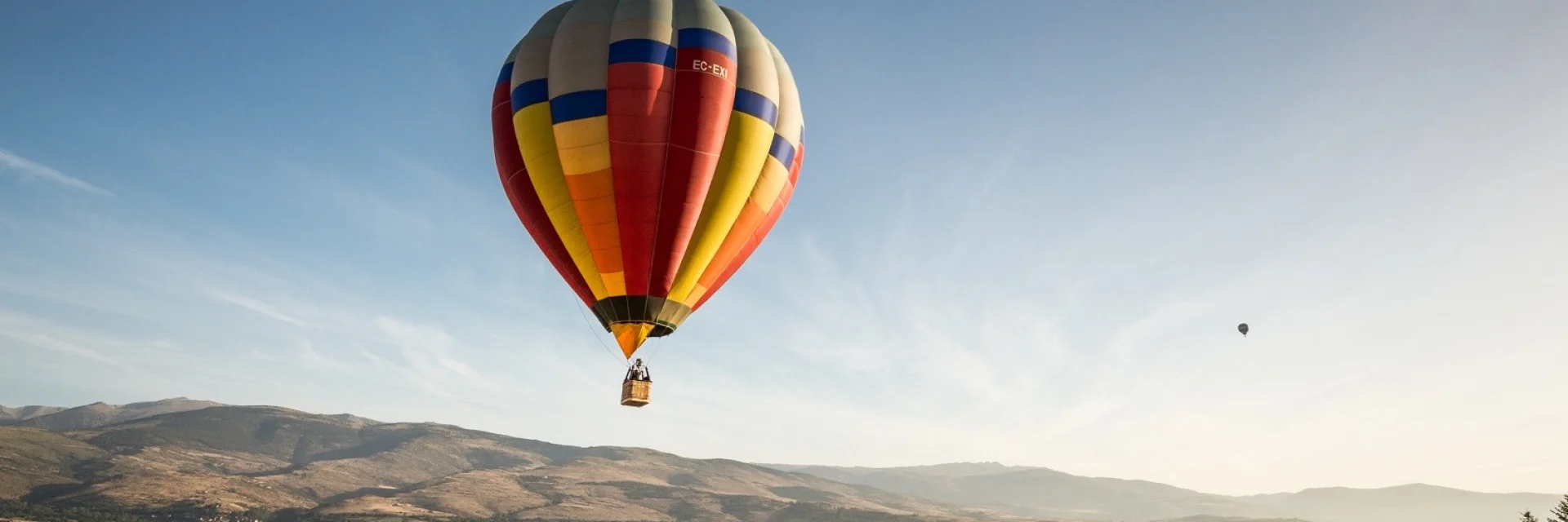 Montgolfière survolant la Cerdagne au départ de l'Aérodrome de Cerdanya