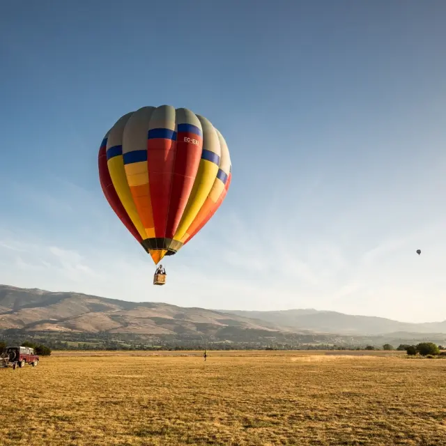 Montgolfière survolant la Cerdagne au départ de l'Aérodrome de Cerdanya