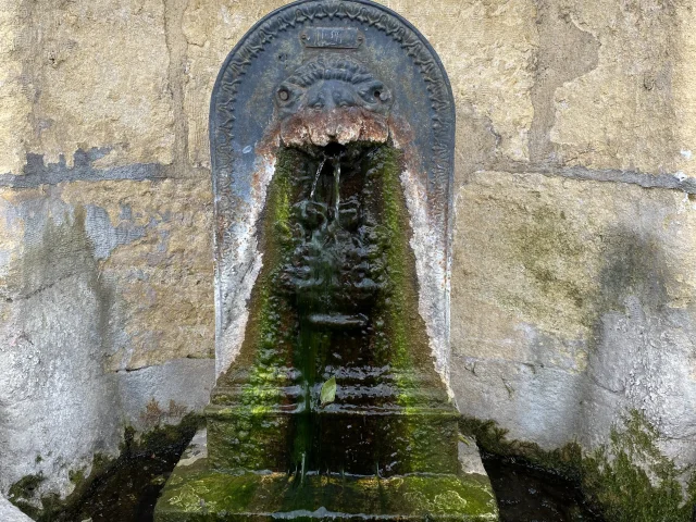 Fontaine borne Quai Salvette Bergerac