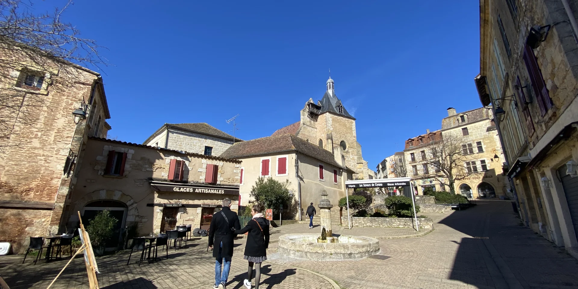 Couple Place Pélissière Bergerac