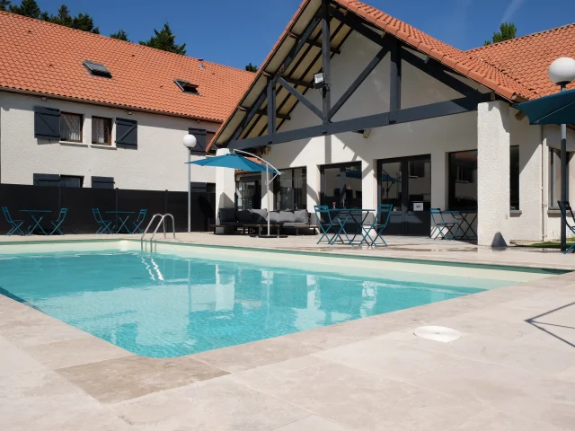 Piscine Hôtel Le Roxane Bergerac