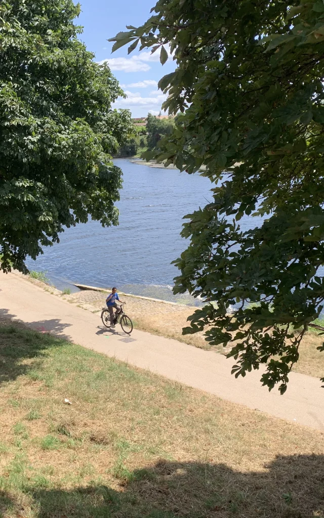 Vélo VV91 en direction du barrage de Bergerac