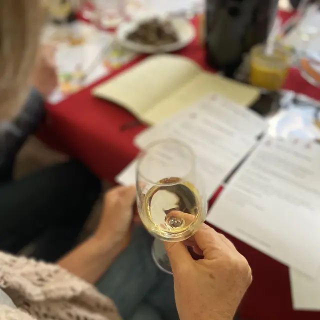 Club Bacchus Quai Cyrano - verre de vin, dégustation