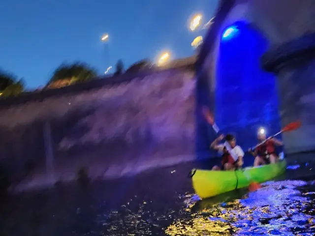 Roxane Canoe 12