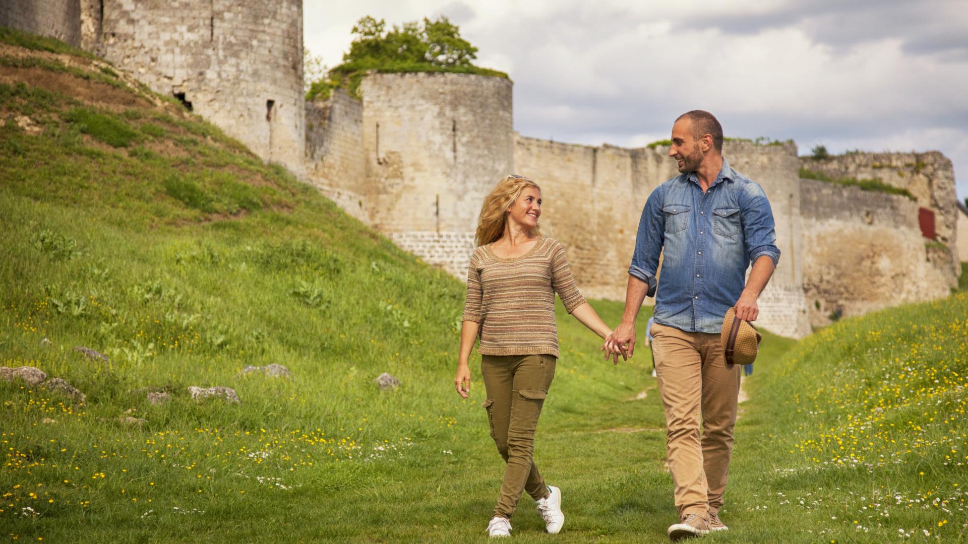 Vestiges Du Château Fort De Coucy Le Château