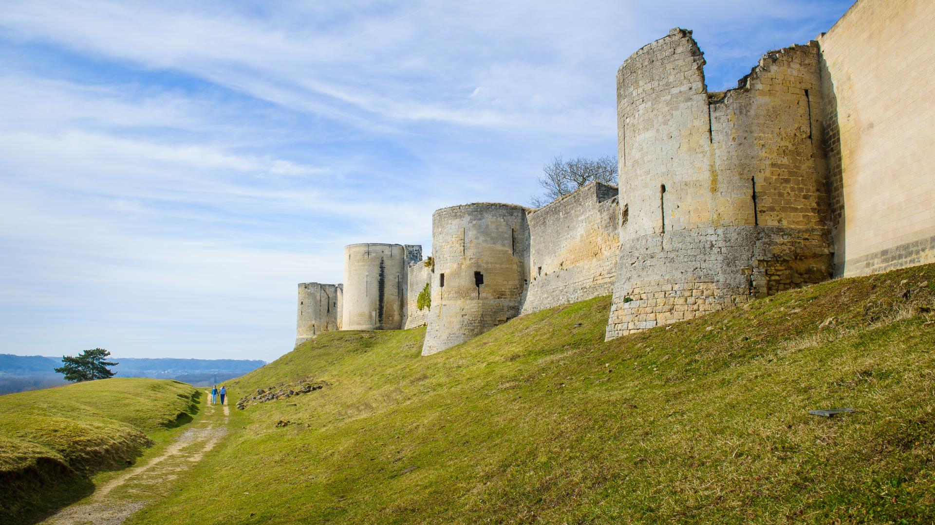 Vestiges Du Chateau Fort De Coucy Le Chateau Auffrique