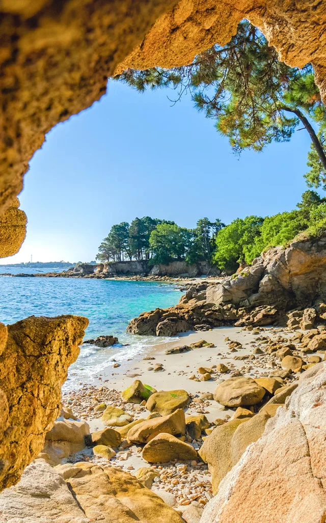 La Roche Percee Fouesnant