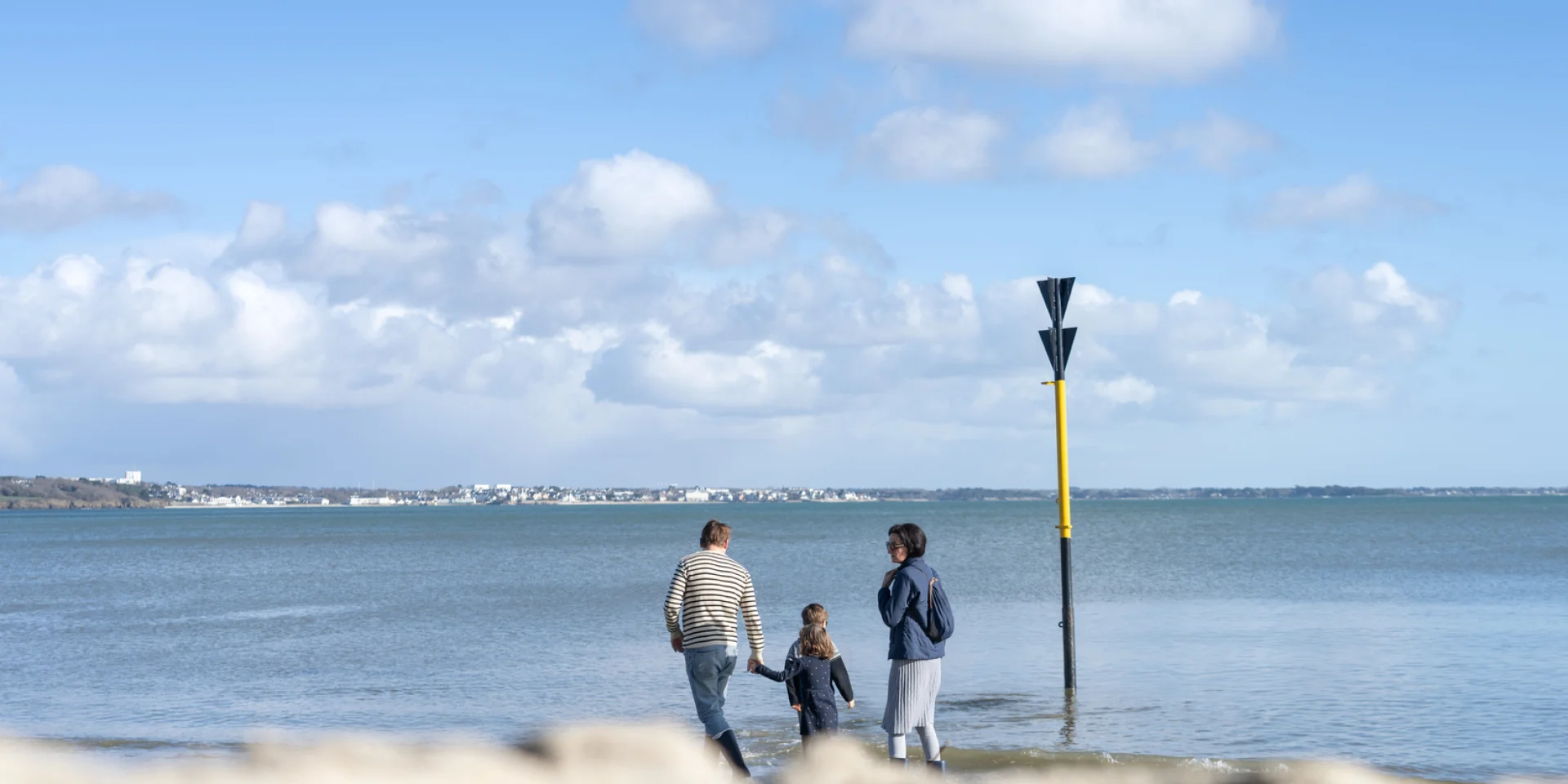 Plage du Cap-Coz en famille en hiver