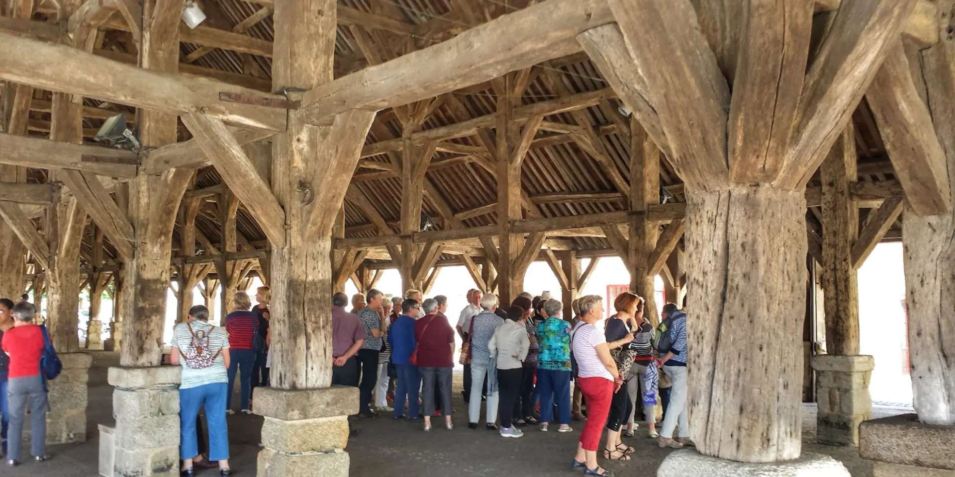 Visite Guidée De Questembert Halles (2)