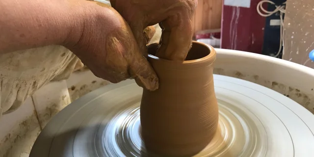 Atelier Escampette Poterie Art Rochefort En Terre Tournage