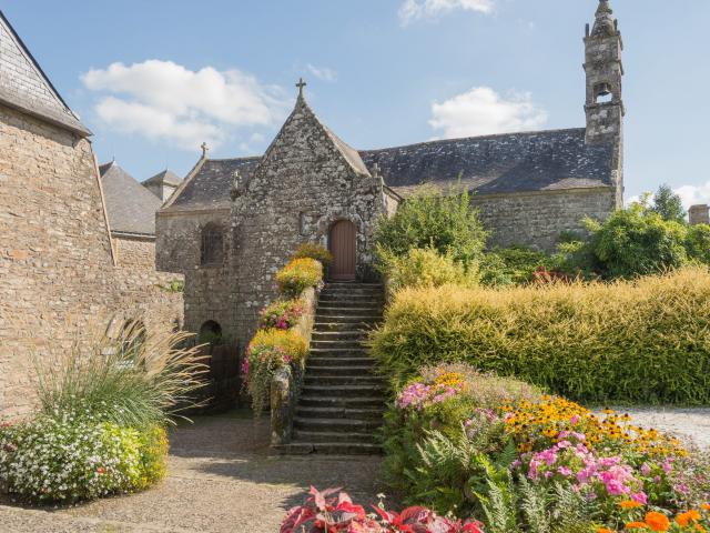 Village Fleuri La Vraie Croix Chapelle