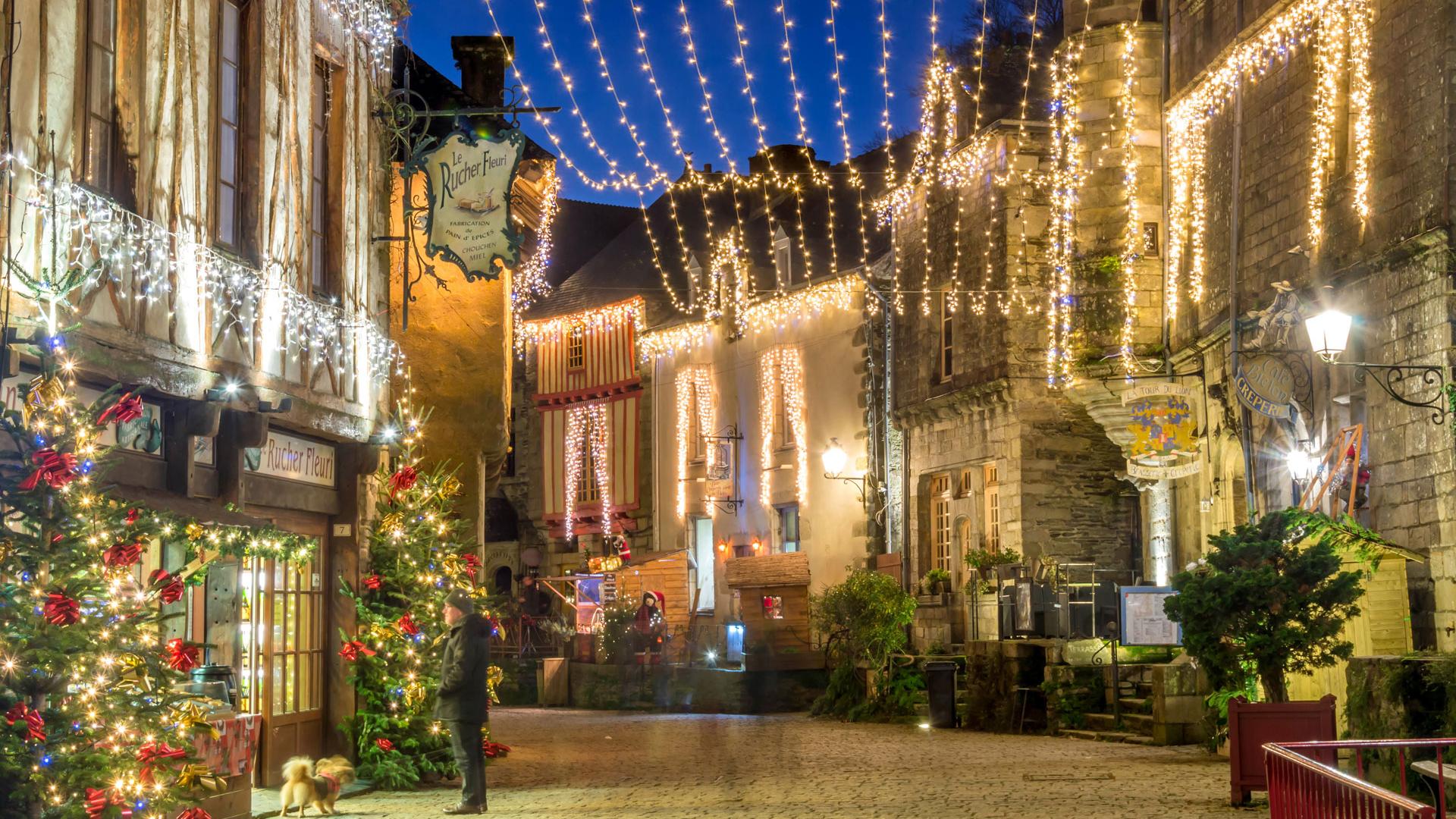 Christmas lights in Rochefort-en-Terre