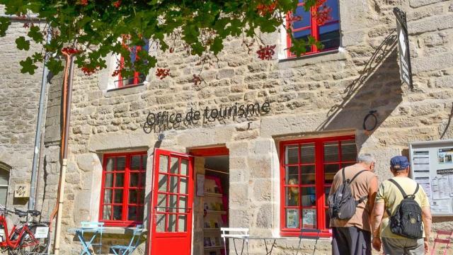 Office De Tourisme Questembert Hostellerie Le Guennego