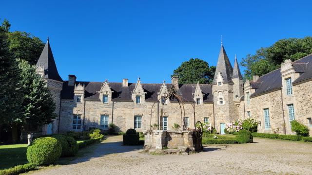 chateau-rochefort-en-terre.jpg