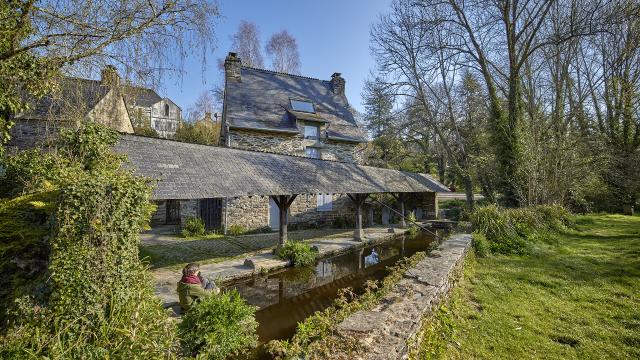 rochefort-en-terre-lavoir.jpg