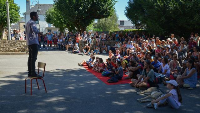 Inopiné Festival Questembert 2022 La Débordante Compagnie