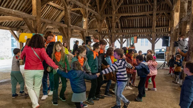 Festival La Lune Rousse - Bal des enfants - Halles Questembert