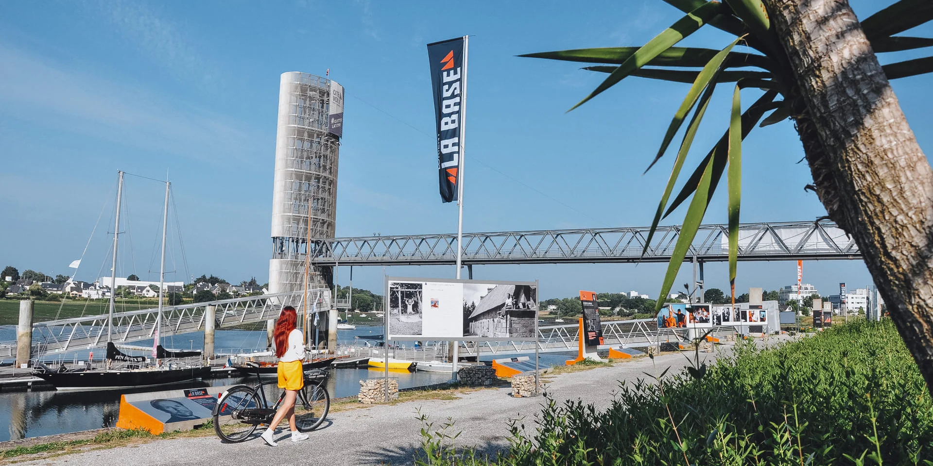 Velo A Lorient La Base Le Cire Jaune Lbst