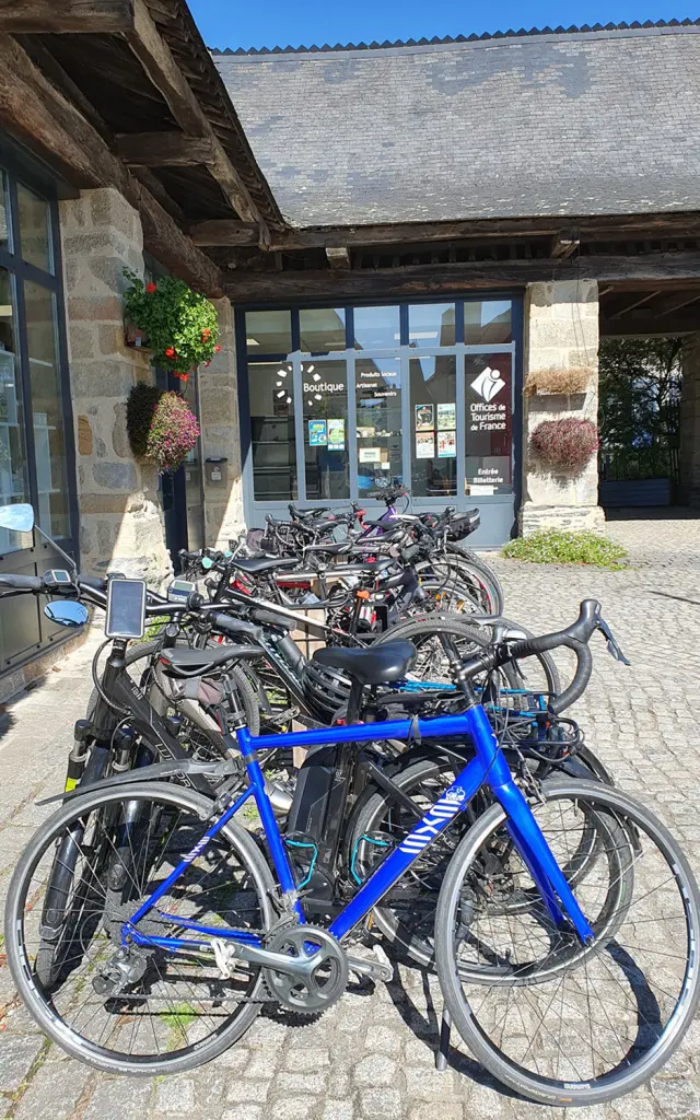 Stationnement vélos Office de Tourisme Rochefort-en-Terre