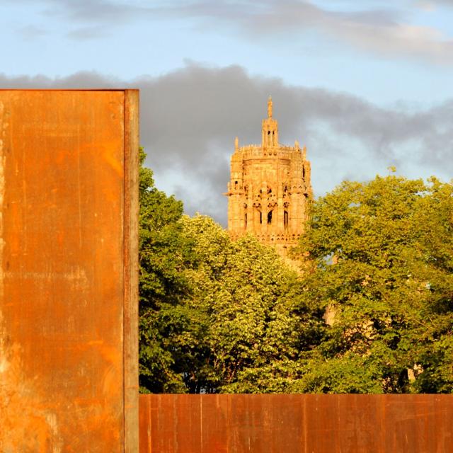 Vue sur le clocher de la cathédrale de Rodez