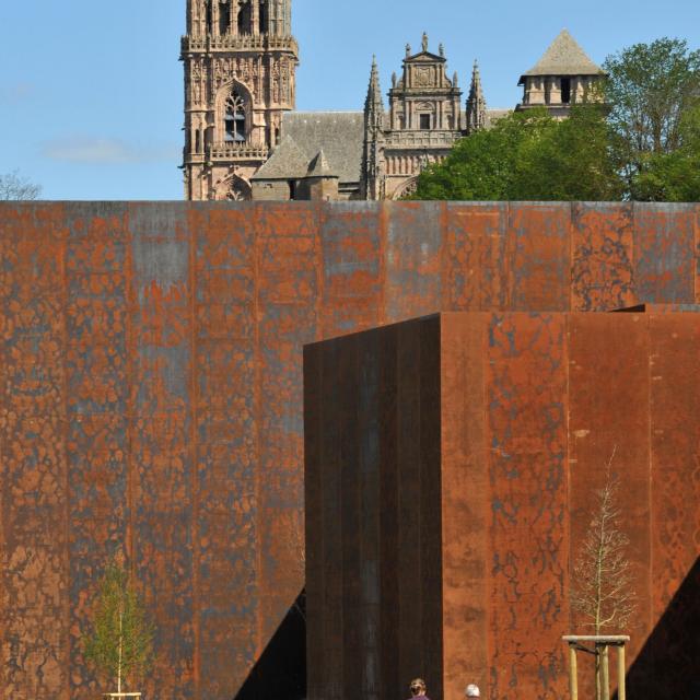 Vue Cathédrale et Musée Soulages de Rodez