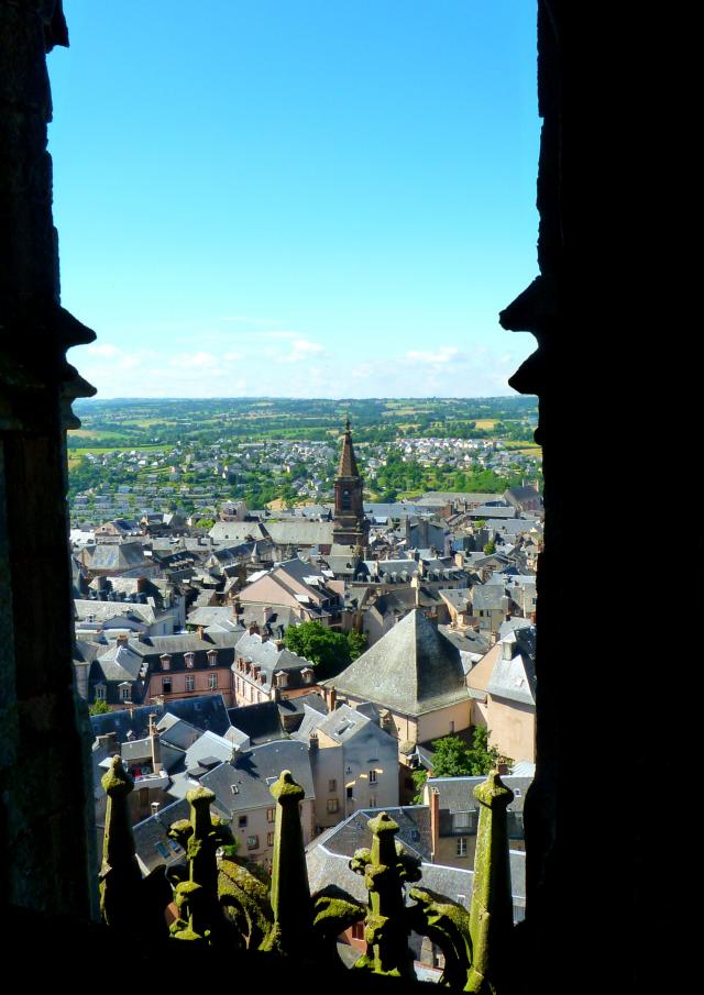 Vue sur l'église Saint-Amans depuis la cathédrale de Rodez