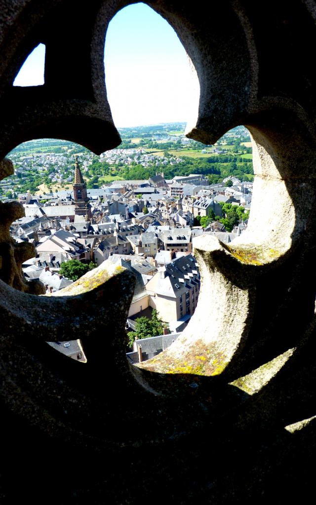 Vue sur l'église Saint-Amans depuis le clocher de la cathédrale