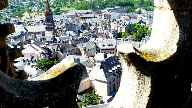 Vue sur l'église Saint-Amans depuis le clocher de la cathédrale