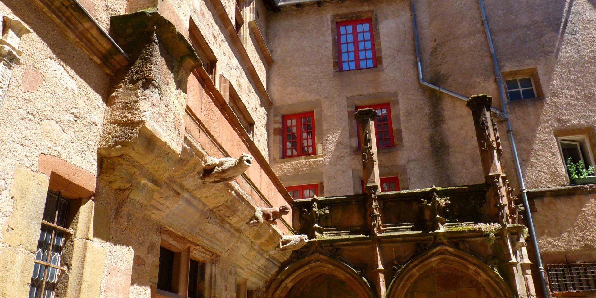 Gargouilles autour de la cour de la maison de Benoit de Rodez