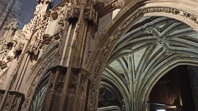 Jubé à l'entrée de la cathédrale