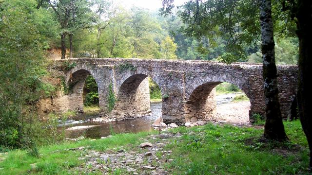 Pont de Comencau à Druelle Balsac