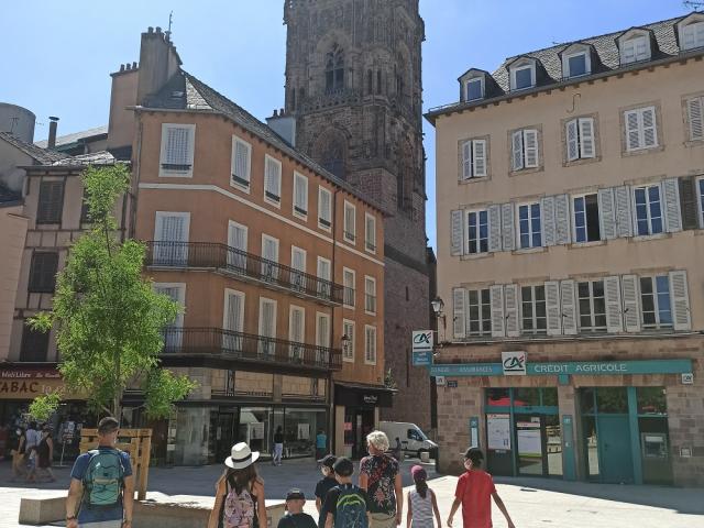 Cathédrale de Rodez vue de la place de la Cité