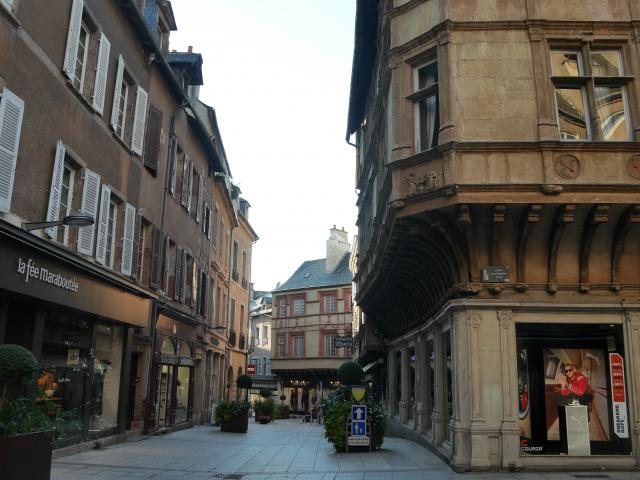 Carrefour Place de l'Olmet et rue du Bal, Rodez