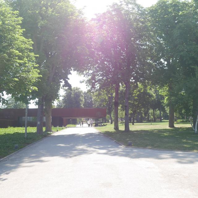 Dans le jardin du musée Soulages