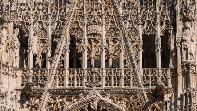 sculptures-facade-cathedrale-rouen.png