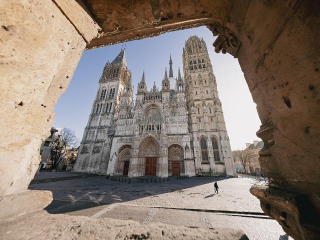 Rouen Catedral Normandía Encaje Piedra Plaza centro ciudad Patrimonio Historia Monumento Gótico panorama calle ciudad paseo visita