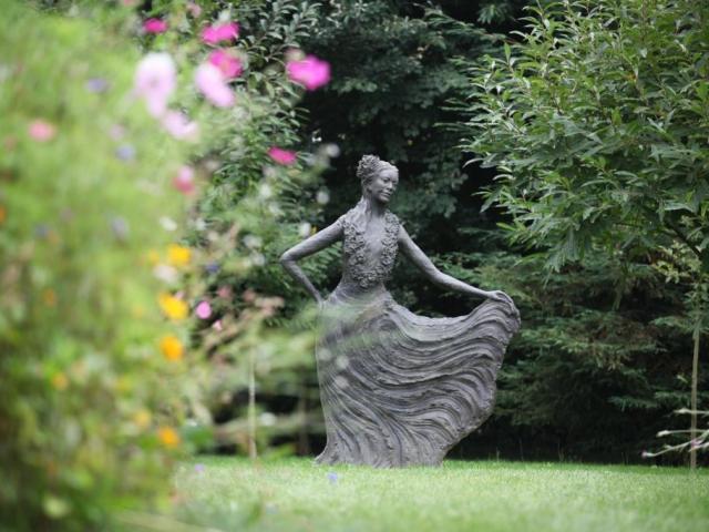 Statue sculpture jardin chateau bois guilbert Patrimoine art contemporain