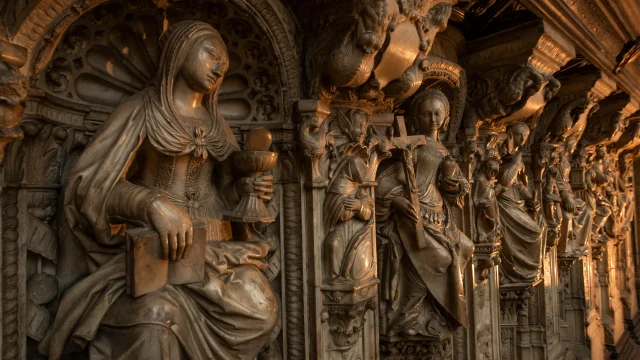 Chapelle de la Vierge Cathédrale Notre-Dame de Rouen Patrimoine Historique religion dorure sculptures architecture dentelle de pierre vitraux