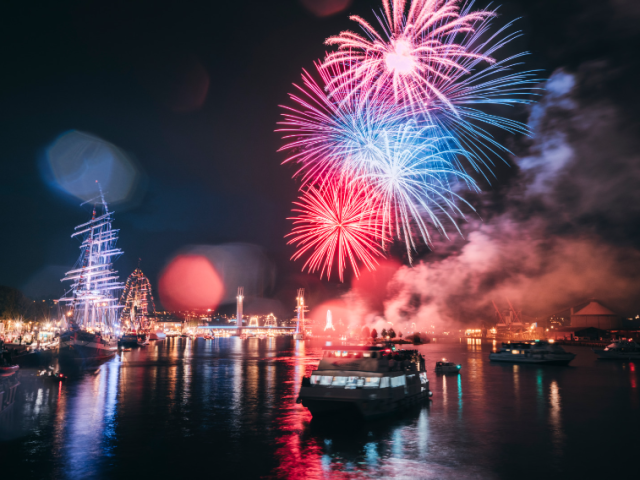 Armada Voilier Bateau Seine Quais Rassemblement Evénement feux d'artifices Rouen Normandie