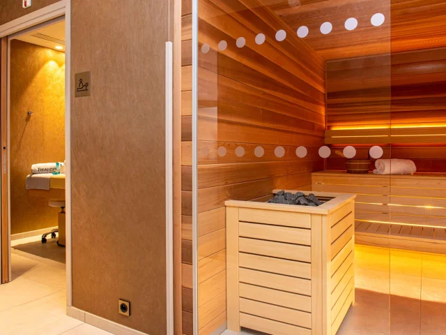 Radisson Blu Hotel Rouen Centre Soins A Lurban Spa By Thalgo