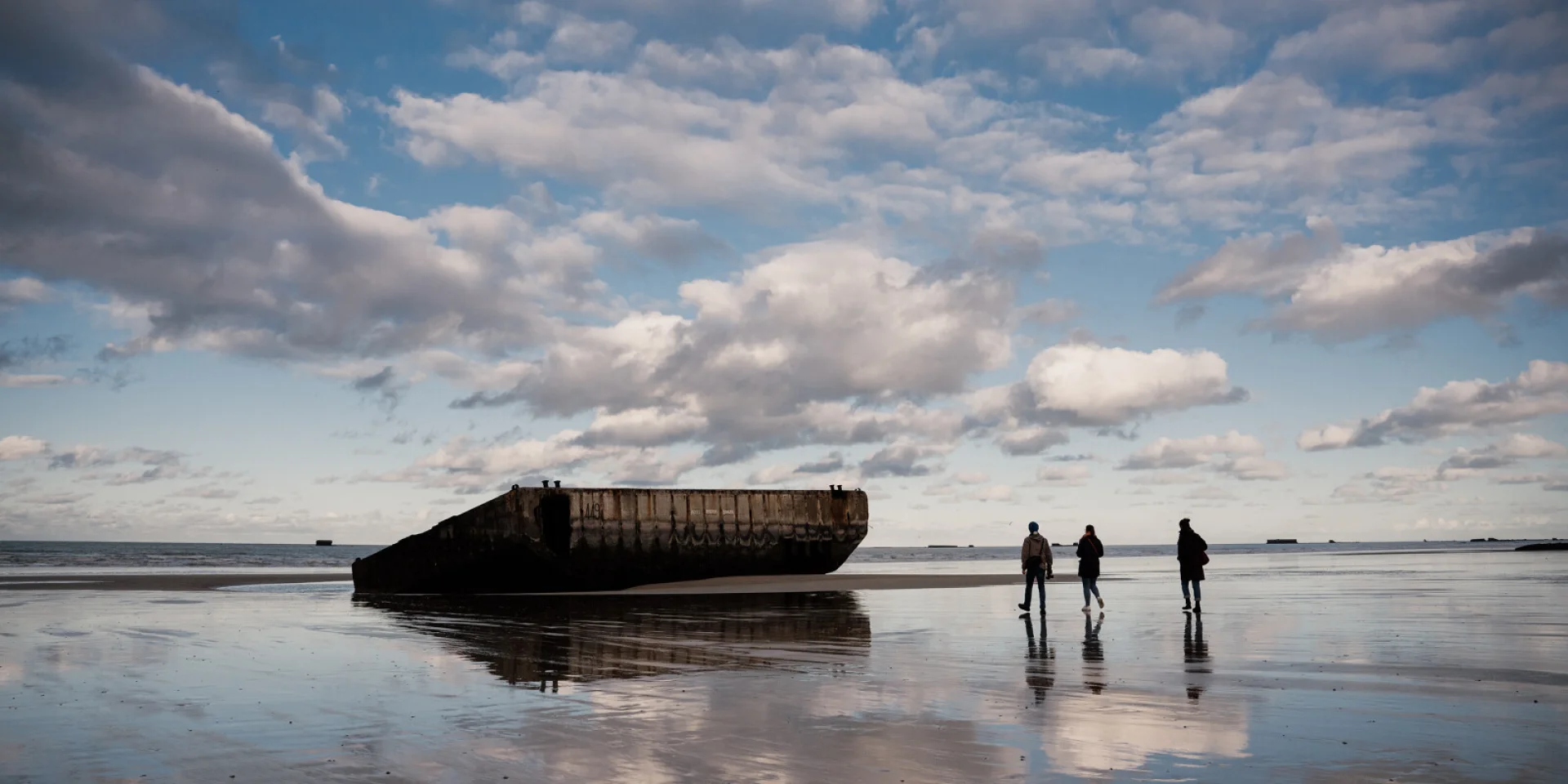 Plage D Arromanches Vestiges Du Port Artificiel Marie Anais Thierry Marie Anais Thierry 26111 1600px