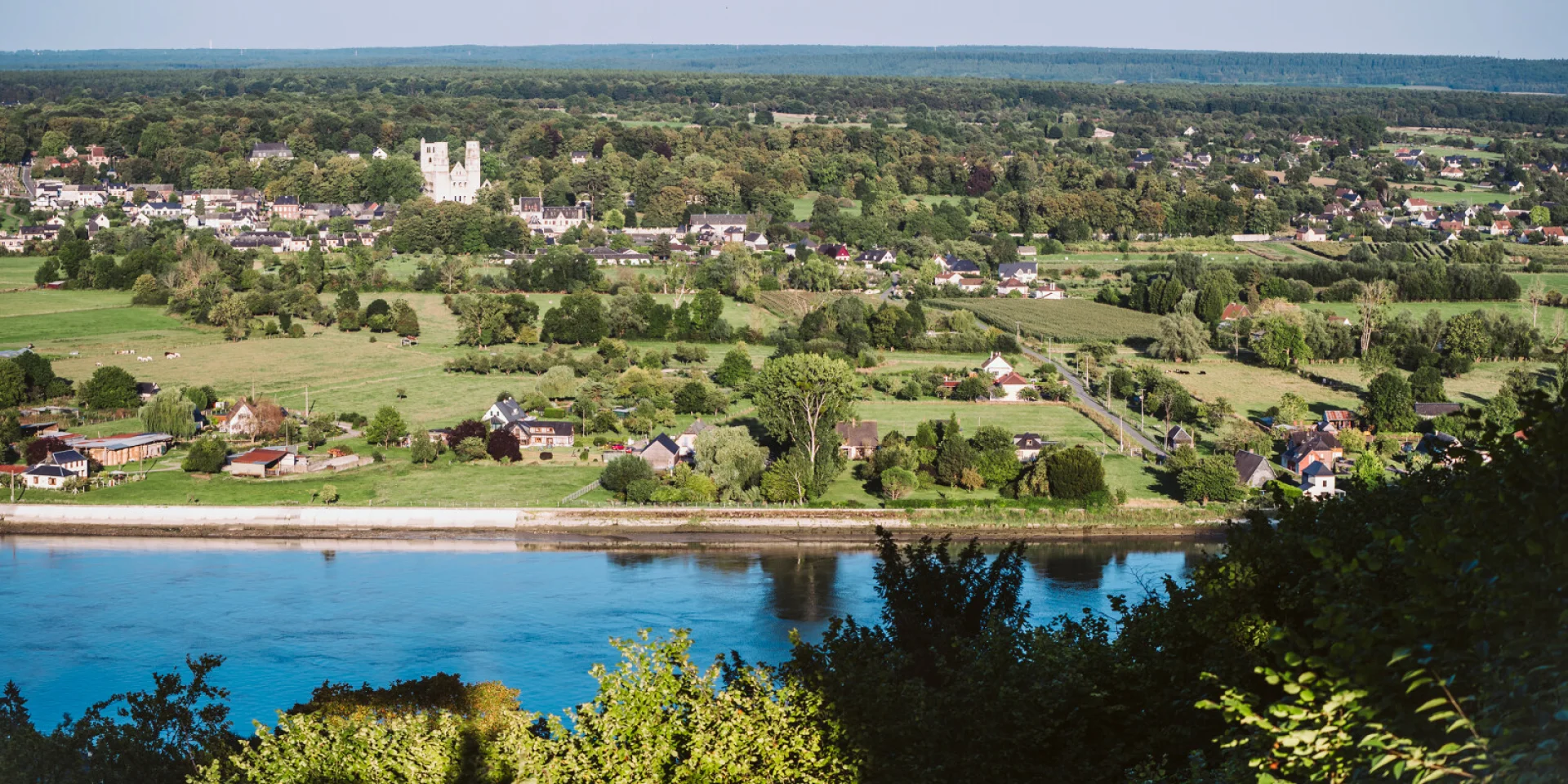 Point De Vue Sur Jumieges Et L'Abbaye Gabriela Hengeveld Gabriela Hengeveld 26152 1600px