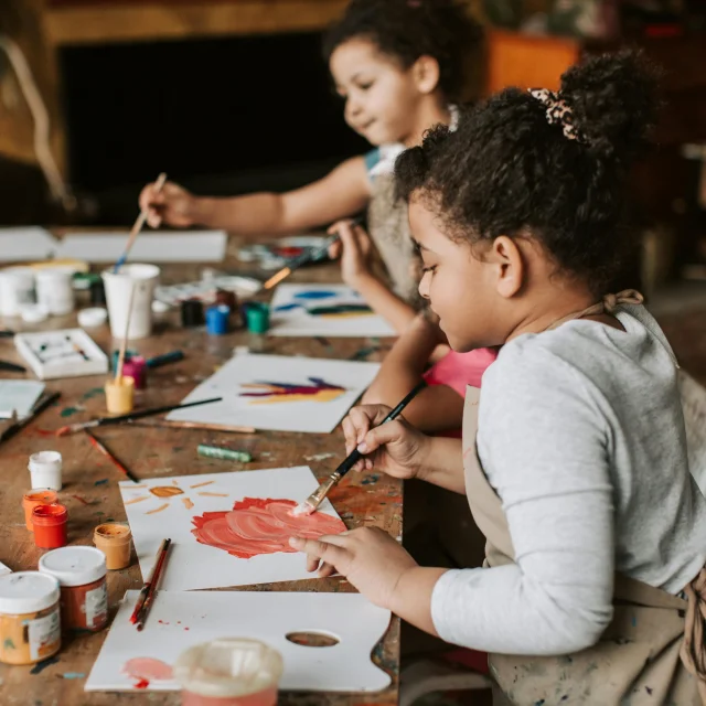 Atelier argile peinture enfants