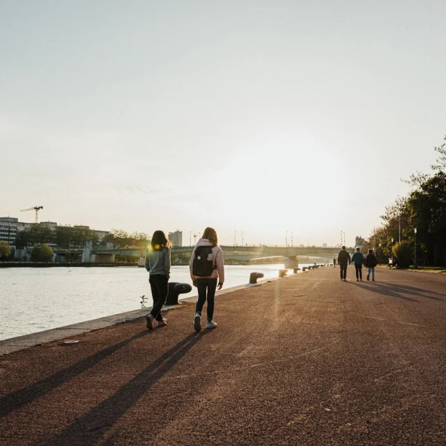 Sur Les Quais De Seine Rouen Coraline Et Leo Coraline Et Leo 23141 1600px