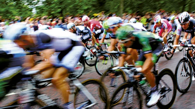 bike race on road